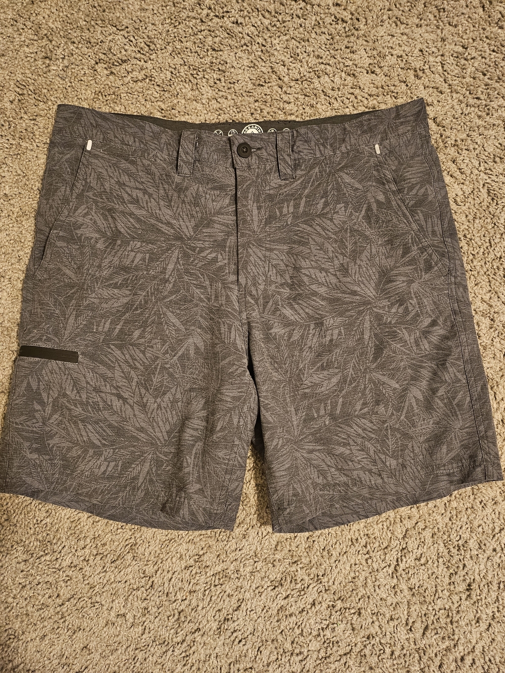 Men's Flat Front Gray Leaf-Print Shorts